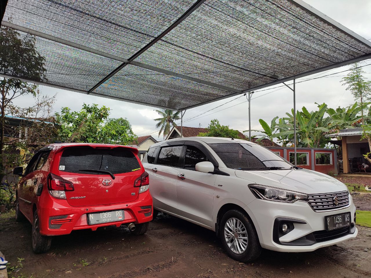 tampilan duet mobil suzuki ertiga & toyota agya