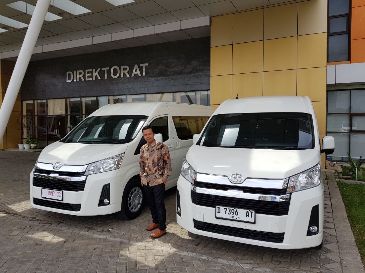 travelling dengan armada hiace