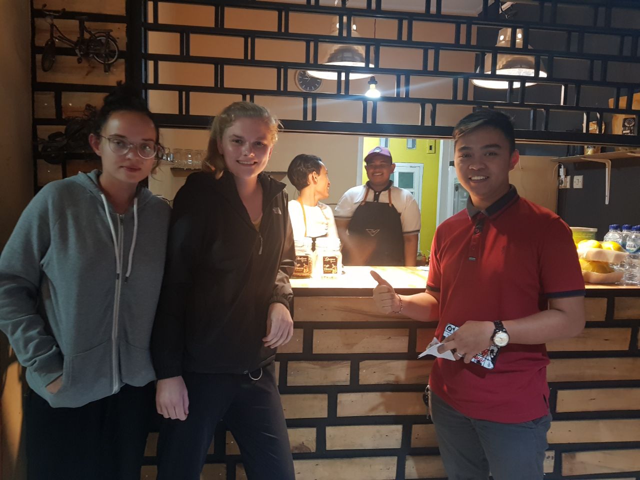 travelling bersama wisatawan asing