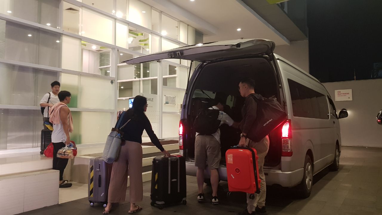 perjalanan tour & travel bersama keluarga